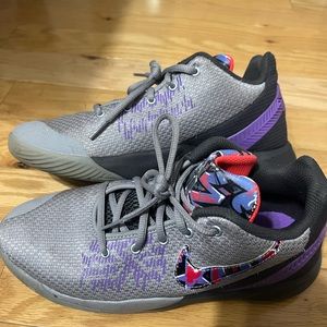 Boys Nike Kyrie Flytrap 2 Basketball Sneakers Shoes sz 6.5 - AQ3412-003